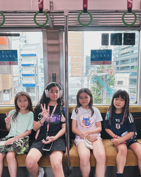 前TVB女星半裸上陣浸溫泉曬香肩 離巢大解放！罕曬出浴照僅泡泡遮胸 