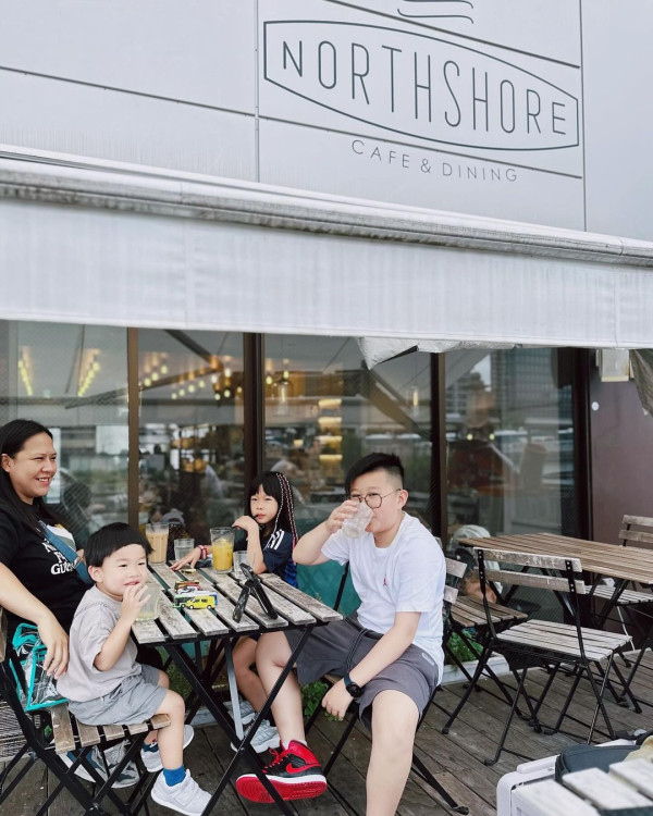 前TVB女星半裸上陣浸溫泉曬香肩 離巢大解放！罕曬出浴照僅泡泡遮胸 