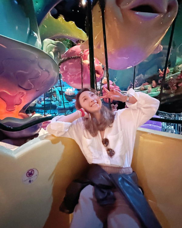 何超雲罕曬「未婚夫視角」比堅尼相