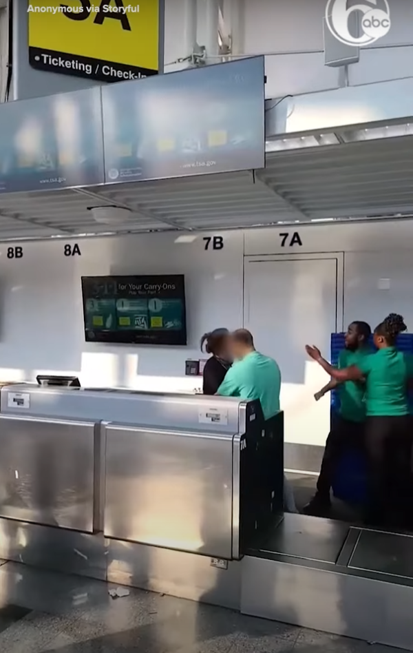 暴力女一事被拒絕登機 失控擲電腦螢幕大罵！結局惹公憤 