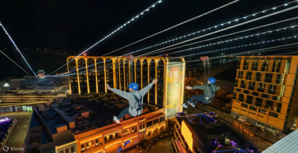 澳門飛索門票快閃買1送1優惠！世界首個沉浸式城市高空滑索 人均4起高空飛行睇城市景色 