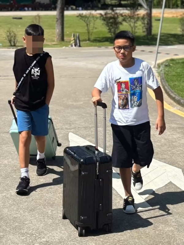 黃依汶趁暑假送8歲仔去深圳軍訓 忙裡偷閒與陳國坤飛峇里慶祝結婚10周年 