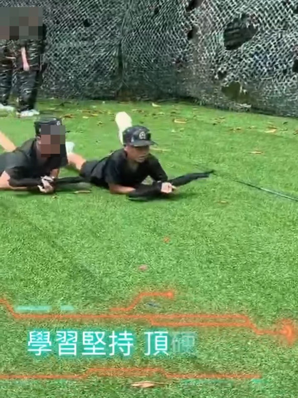 黃依汶趁暑假送8歲仔去深圳軍訓 忙裡偷閒與陳國坤飛峇里慶祝結婚10周年 