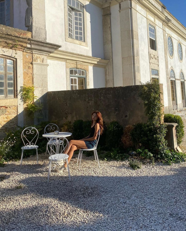 戴祖儀越南登台性感大解放！低胸晚裝谷盡事業線！引吳若希留言：好勇 