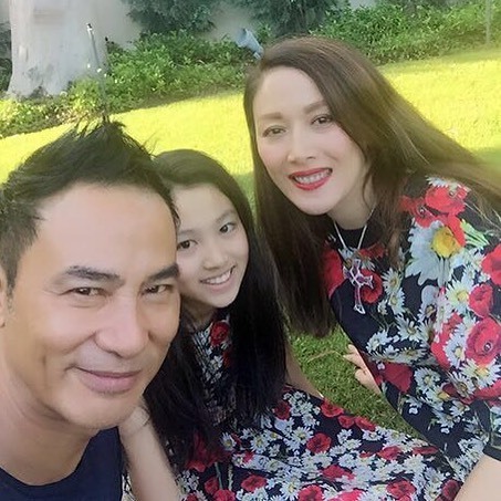 戴祖儀越南登台性感大解放！低胸晚裝谷盡事業線！引吳若希留言：好勇 