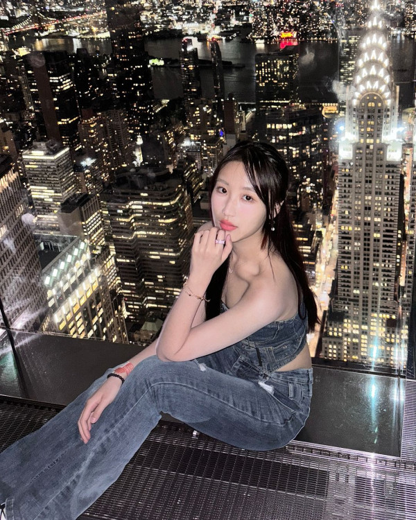 聲夢小花放棄美國升學照去旅行 狂甫當地打卡照曬香肩小蠻腰