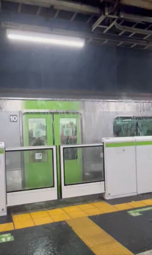 多圖！日本關西暴雨成災多處成水舞間！京都街道現坑渠噴泉 