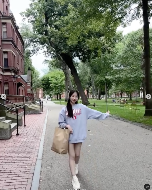 聲夢小花放棄美國升學照去旅行 狂甫當地打卡照曬香肩小蠻腰