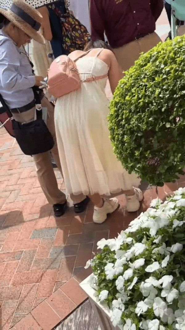 台男著增高「洞洞鞋」致拗柴骨折 引大批苦主共鳴曬傷勢：你不孤單 