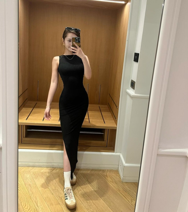 TVB力捧小花遊峇里泳裝曬蜜桃臀 優美泳姿令男泳客目不轉睛 