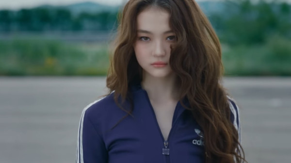 The Black Label的新女團MEOVV釋出的成員預告