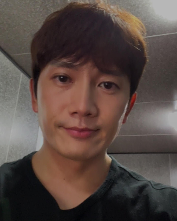 雙魚座男生10大性格特質:分析雙魚男喜歡你的行為、愛情攻略、優缺點(圖片來源:Instagram@justin_jisung)