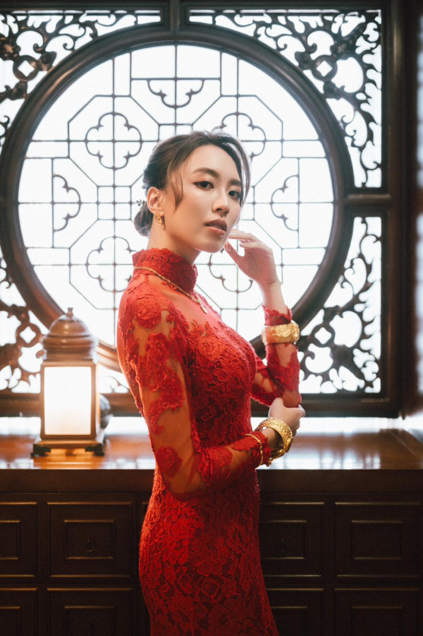 新娘髮型短髮推薦1:低馬尾/中式低髻 Makeup and Hair Styling : @by_candiicexx|Photography:@studioak_hk