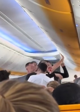 MC張天賦經理人機上掟爆谷 網民反應兩極 鬧爆自製公關災難