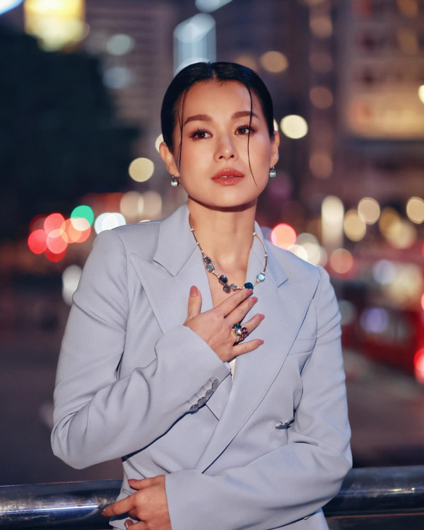 胡杏兒馬爾代夫性感大解放！換3套泳裝曬美腿+零贅肉身材 網民：邊似生過3個 