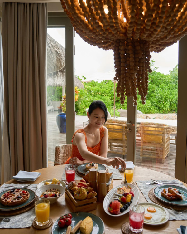 胡杏兒馬爾代夫性感大解放！換3套泳裝曬美腿+零贅肉身材 網民：邊似生過3個 