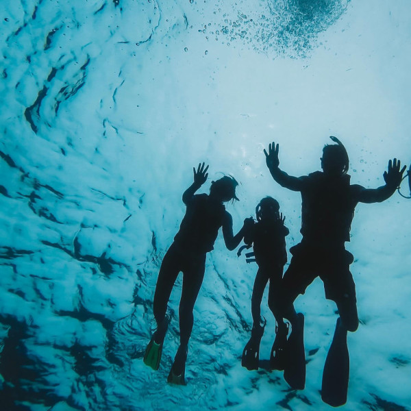 胡杏兒馬爾代夫性感大解放！換3套泳裝曬美腿+零贅肉身材 網民：邊似生過3個 