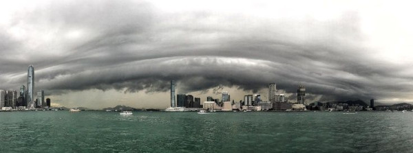 天文台解釋罕見弧狀雲（攝影：劉漢明 圖片來源：香港天文台）