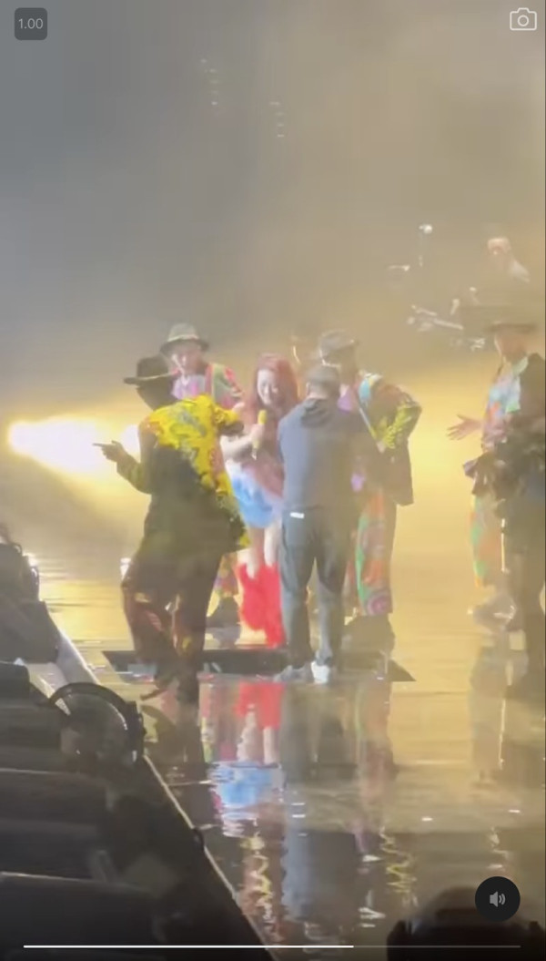 容祖兒澳門開騷期間險生意外!機關問題致跌倒 Joey自嘲:連人帶聲跌落坑渠咁