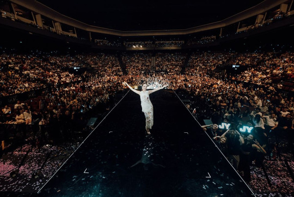 容祖兒澳門開騷期間險生意外!機關問題致跌倒 Joey自嘲:連人帶聲跌落坑渠咁