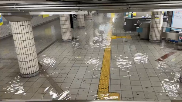 多圖！日本關西暴雨成災多處成水舞間！京都街道現坑渠噴泉 