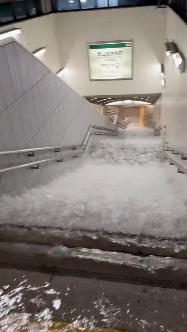 多圖！日本關西暴雨成災多處成水舞間！京都街道現坑渠噴泉 