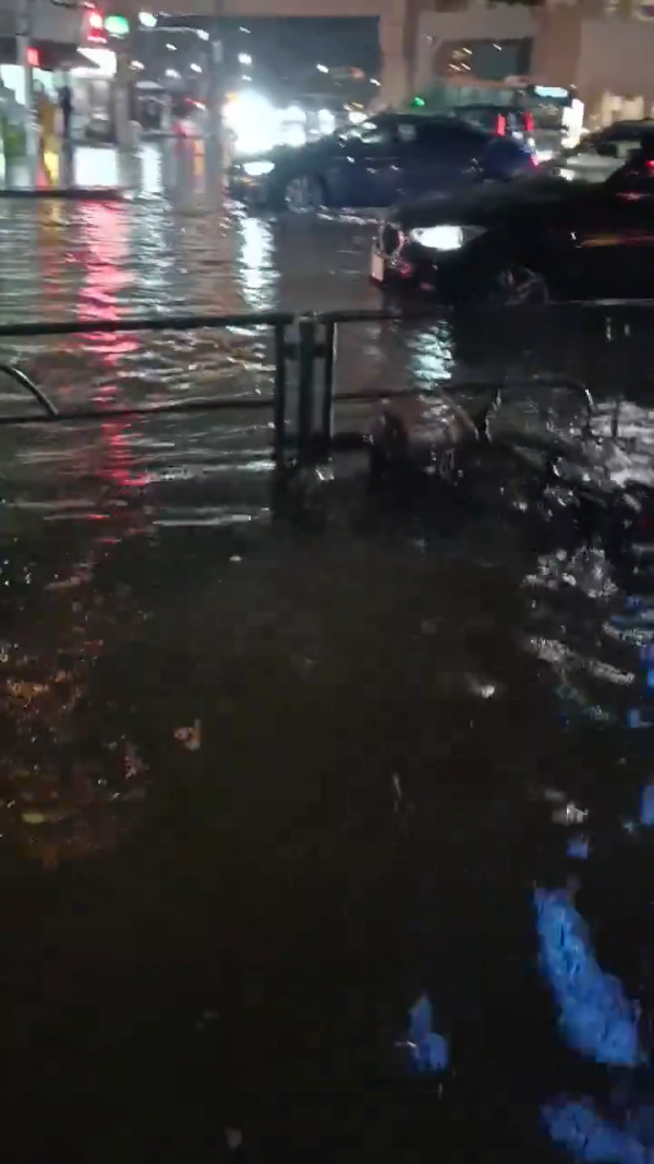 多圖！日本關西暴雨成災多處成水舞間！京都街道現坑渠噴泉 