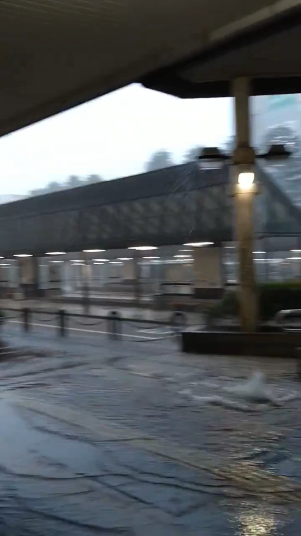 多圖！日本關西暴雨成災多處成水舞間！京都街道現坑渠噴泉 