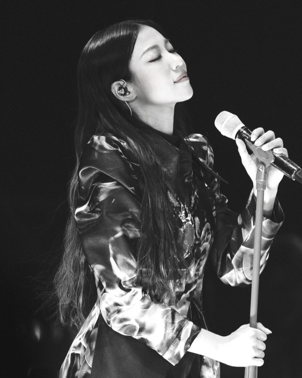 夜王｜「水晶 」芯駖首拍出浴戲震撼網民視覺 39歲星途逆襲演媽媽生撈味濃