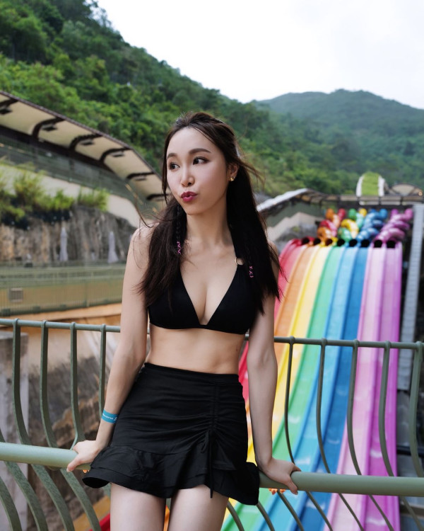 TVB小花遊澳洲曬長腿黑絲誘惑 甫家庭照竟被誤以為已婚？ 