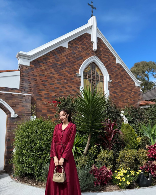 TVB小花遊澳洲曬長腿黑絲誘惑 甫家庭照竟被誤以為已婚？ 