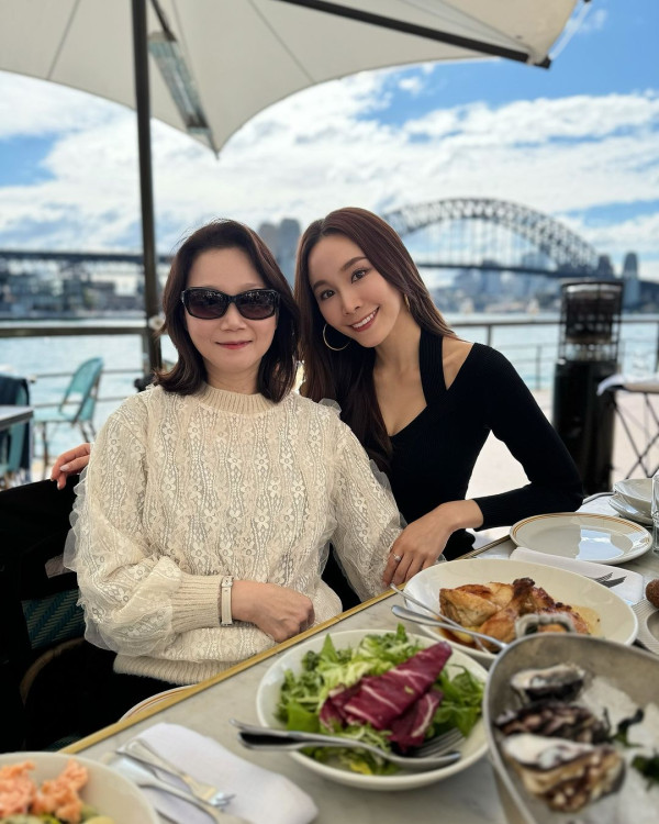 TVB小花遊澳洲曬長腿黑絲誘惑 甫家庭照竟被誤以為已婚？ 