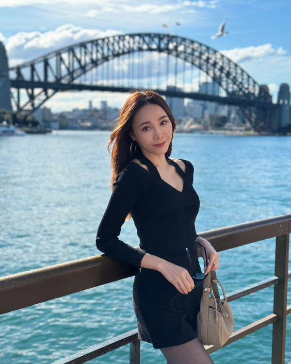 TVB小花遊澳洲曬長腿黑絲誘惑 甫家庭照竟被誤以為已婚？ 