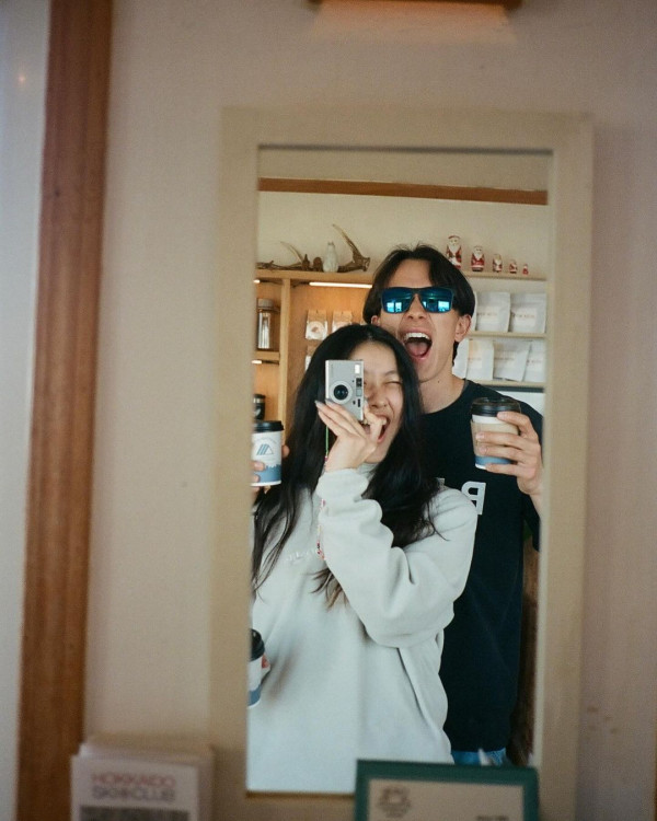 徐濠縈甫日本旅行照意外曝囡囡戀情 19歲康堤疑戀上高大日籍男模 