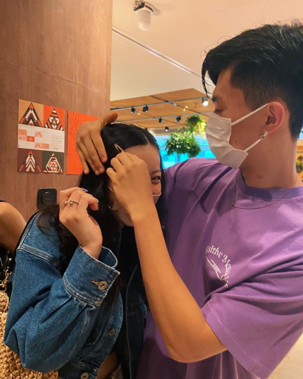 徐濠縈甫日本旅行照意外曝囡囡戀情 19歲康堤疑戀上高大日籍男模 