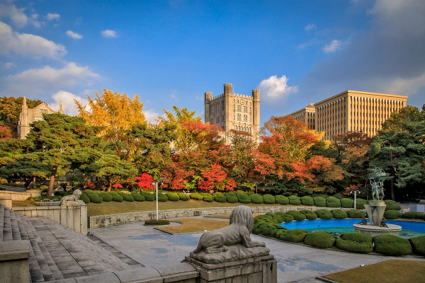 市區賞楓景點 慶熙大學(圖片來源:Facebook@경희대학교 - Kyung Hee University) 市區賞楓景點 慶熙大學(圖片來源:Facebook@경희대학교 - Kyung Hee University)
