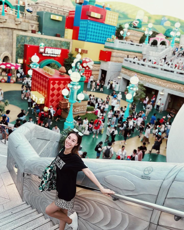 前TVB女星半裸上陣浸溫泉曬香肩 離巢大解放！罕曬出浴照僅泡泡遮胸 