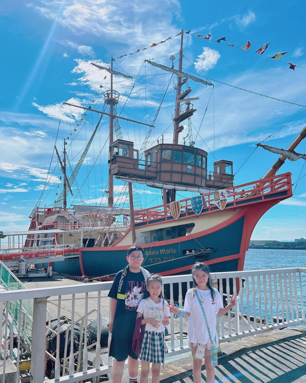 前TVB女星半裸上陣浸溫泉曬香肩 離巢大解放！罕曬出浴照僅泡泡遮胸 