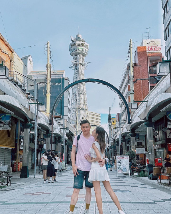 陸浩明女友遊台水著放題曬火辣身材！ 6號被指褲浪位有異樣：泳褲搶哂鏡 