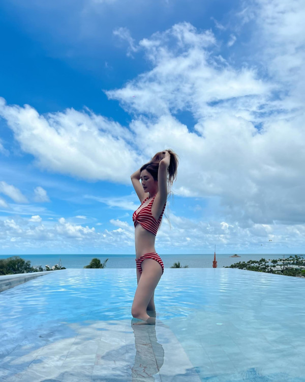 關智斌Kenny緊身小泳褲騷肌!罕派浸溫泉福利照