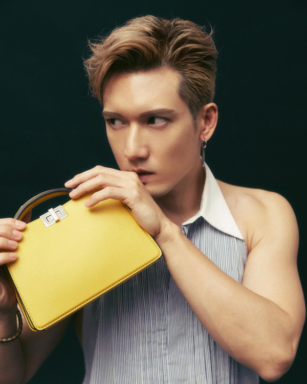 關智斌Kenny緊身小泳褲騷肌!罕派浸溫泉福利照