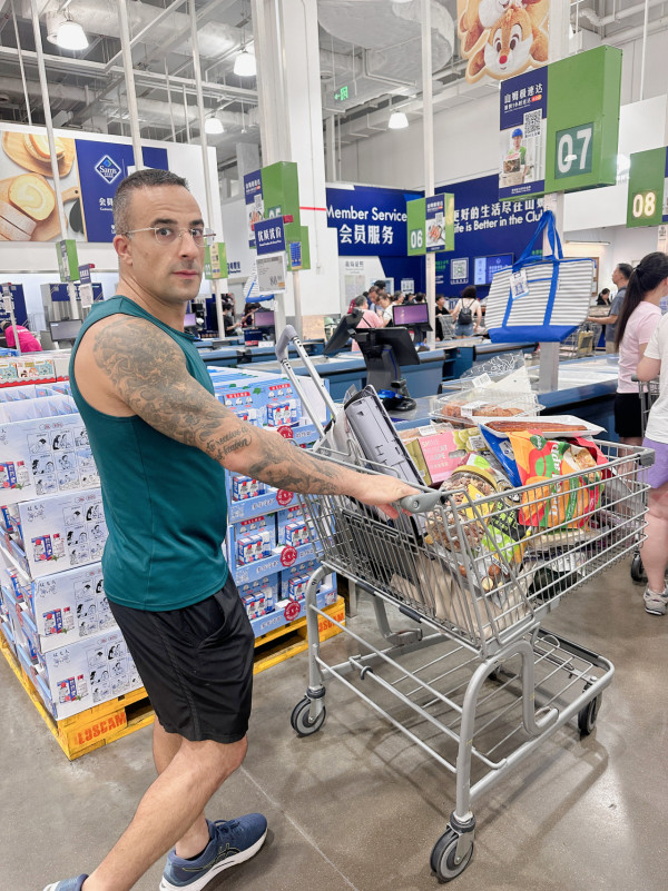 張茆帶外籍丈夫北上消費「見世面」 逛山姆超市滿載而歸埋單4位數 