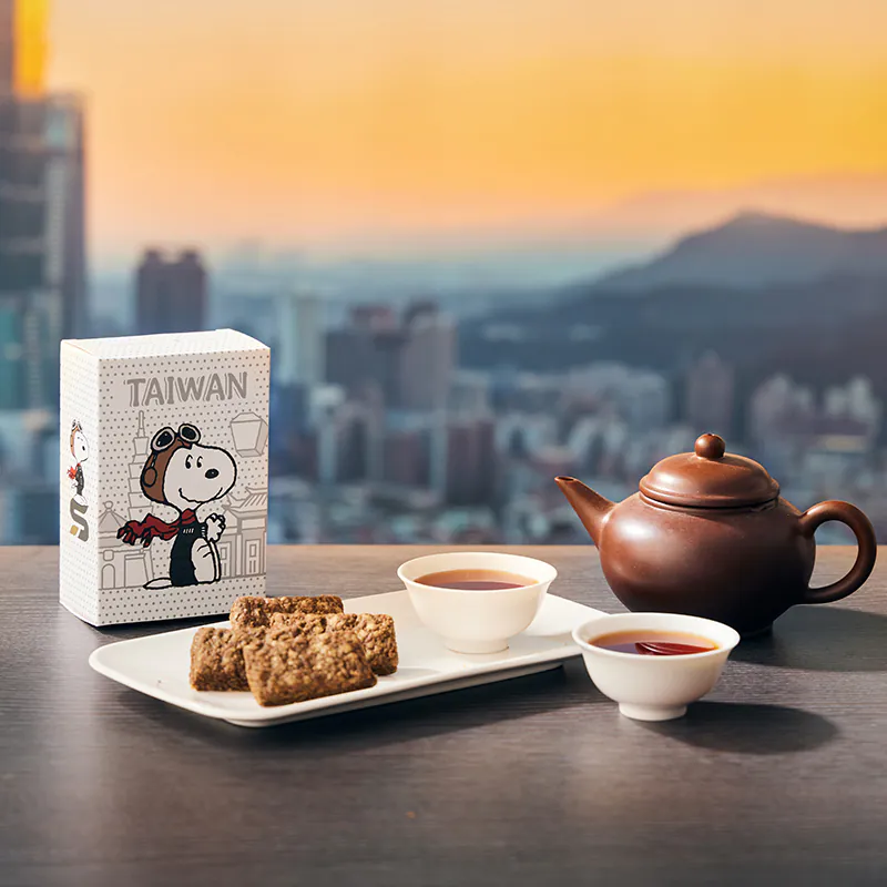 星宇航空聯乘Snoopy推限定中秋禮盒 4款特色點心+皮革Passport套