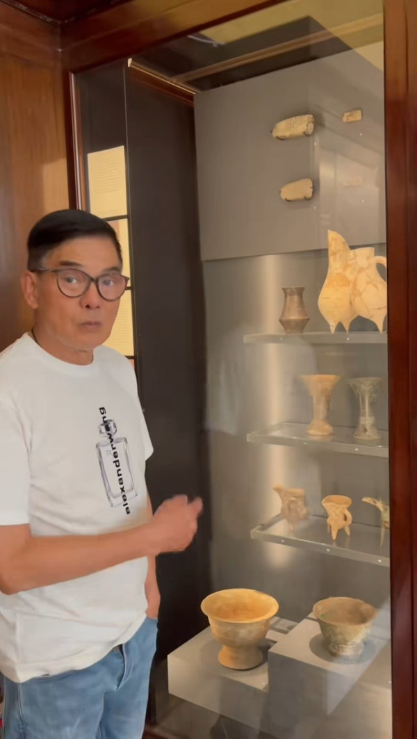 前TVB綠葉遊大英博物館露不忿樣？  22歲女越大越靚 被指撞樣劉亦菲 