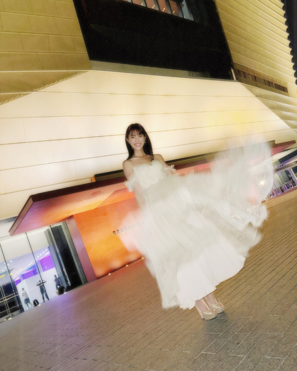 陳凱琳鄭嘉穎帶3個囝囝去泰國!著全紅色家庭裝勁溫馨!