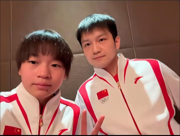 全紅嬋現身澳門酒店遭近百狂迷圍堵嚇到喊！男女粉絲跟入女廁場面失控 