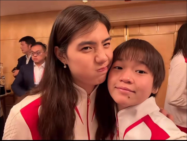 全紅嬋現身澳門酒店遭近百狂迷圍堵嚇到喊！男女粉絲跟入女廁場面失控 