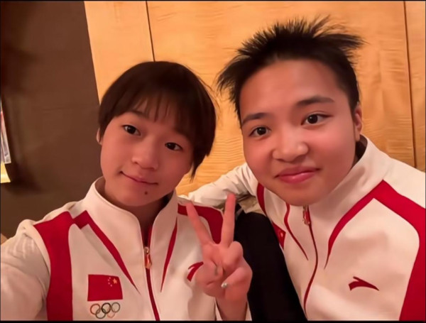 全紅嬋現身澳門酒店遭近百狂迷圍堵嚇到喊！男女粉絲跟入女廁場面失控 