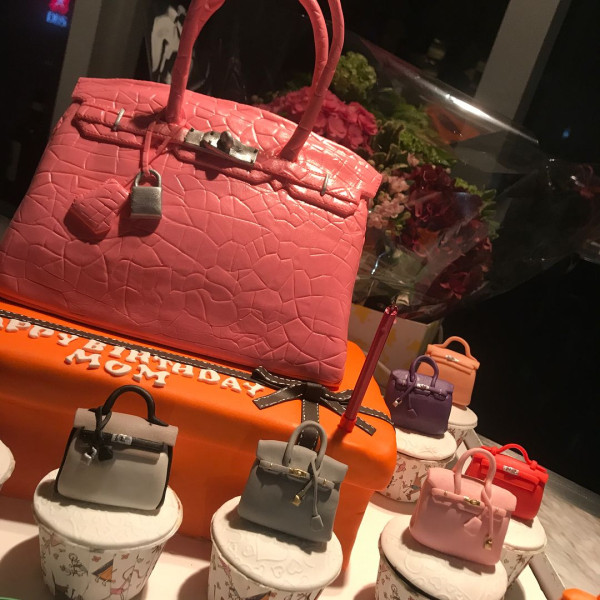 顧紀筠身為Hermès忠實粉絲，現在至少擁有過百個Hermès手袋收藏。