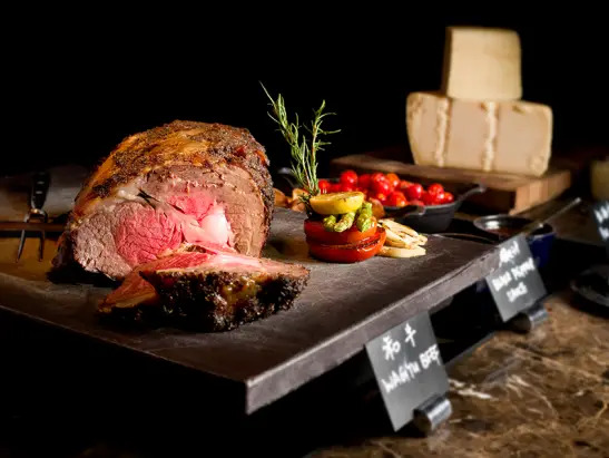 澳門JW萬豪酒店自助餐2人同行優惠!4任食海鮮/牛扒/北京填鴨